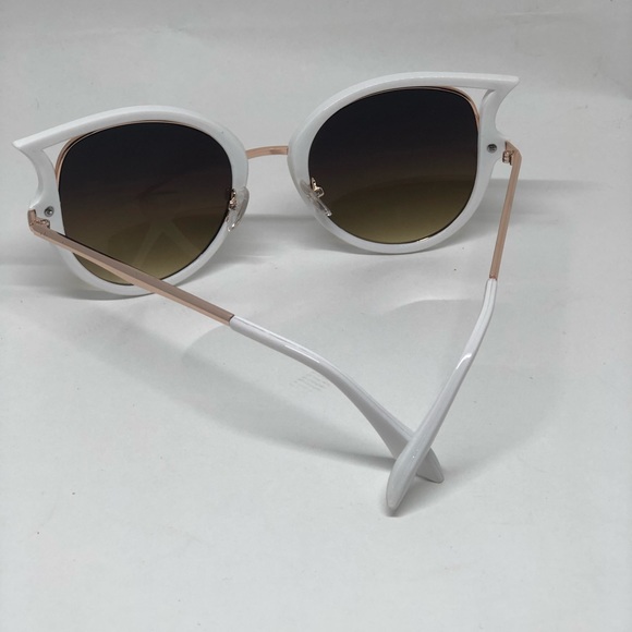 Spitfire 'White' Fashion Sunglasses - Picture 4 of 8